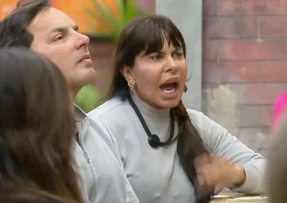 Gretchen briga por comida no Power Couple e chama rival de “sem educação”