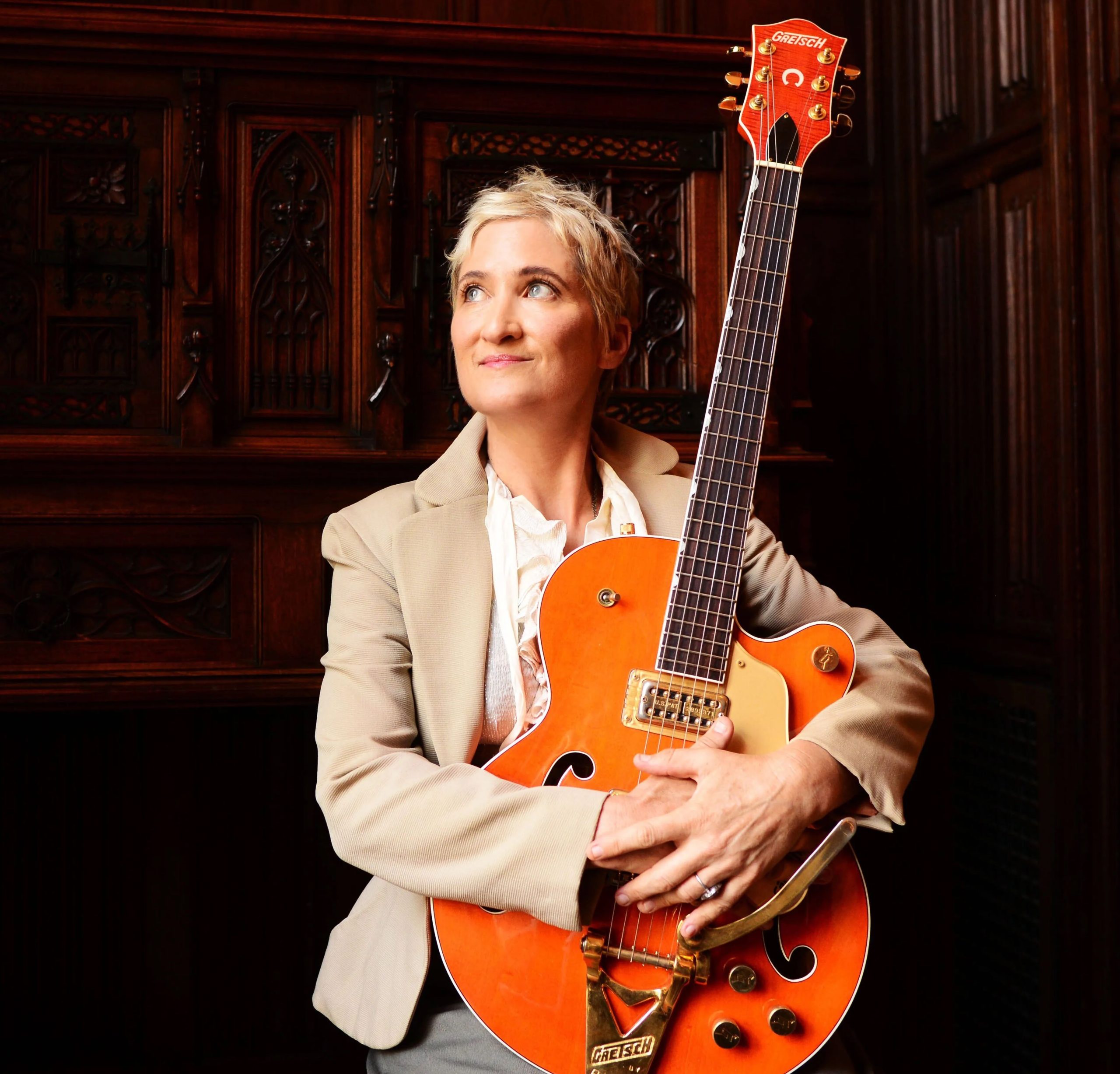 Cantora Jill Sobule, dos hits “I Kissed a Girl” e “Supermodel”, morre em incêndio residencial nos EUA