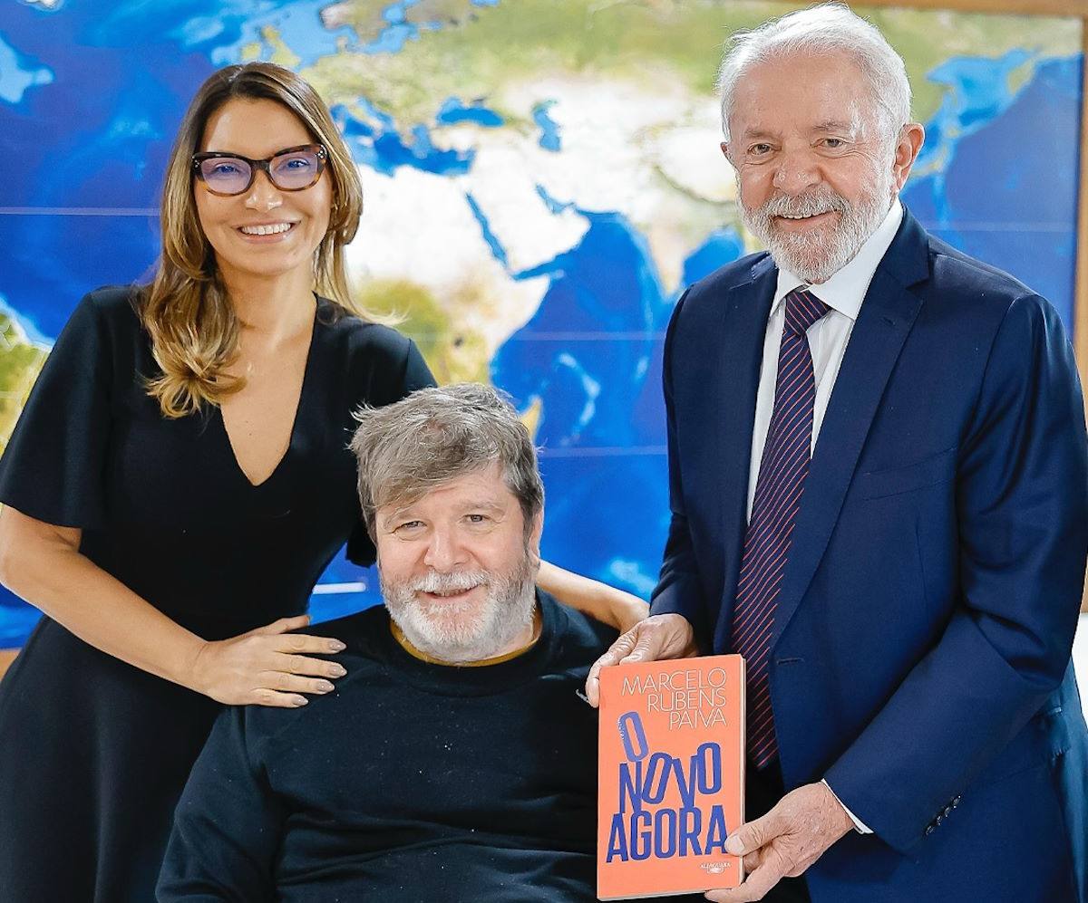 Lula recebe Marcelo Rubens Paiva no Planalto e exalta autor de “Ainda Estou Aqui”