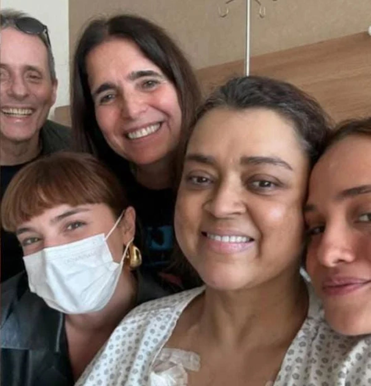 Preta Gil e Tony Bellotto compartilharam encontro no hospital durante tratamento contra câncer
