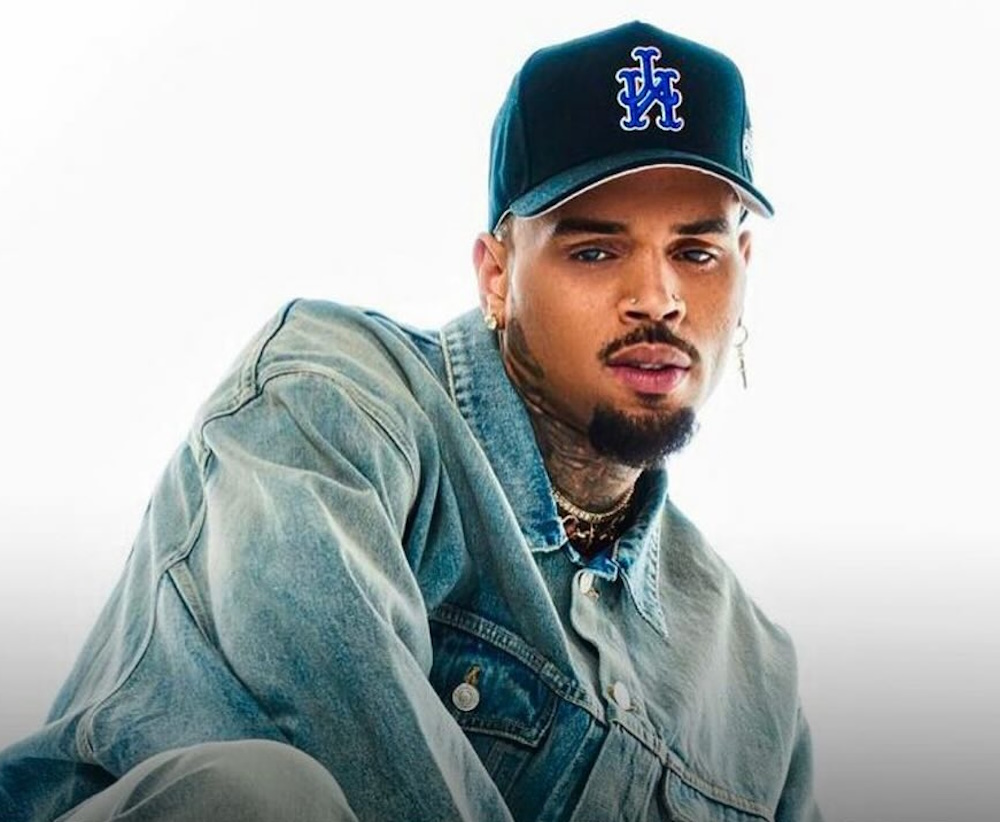 Chris Brown é preso em hotel de luxo na Inglaterra por agressão com garrafa