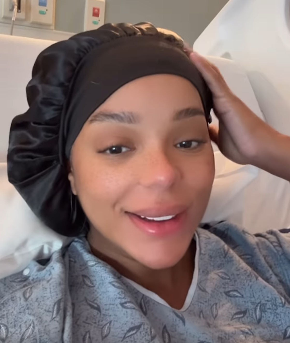 Brunna Gonçalves reage ao nascimento da filha com Ludmilla: “Estou em êxtase”