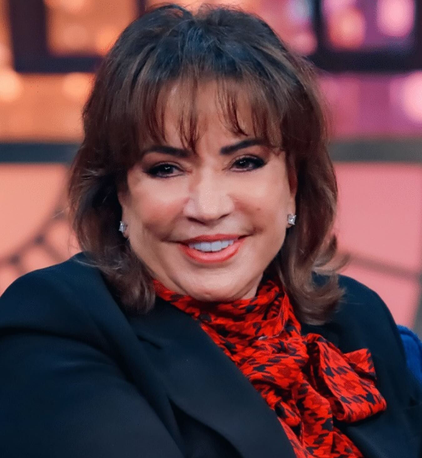 Daniela Beyruti anuncia que Íris Abravanel vai se afastar das novelas do SBT